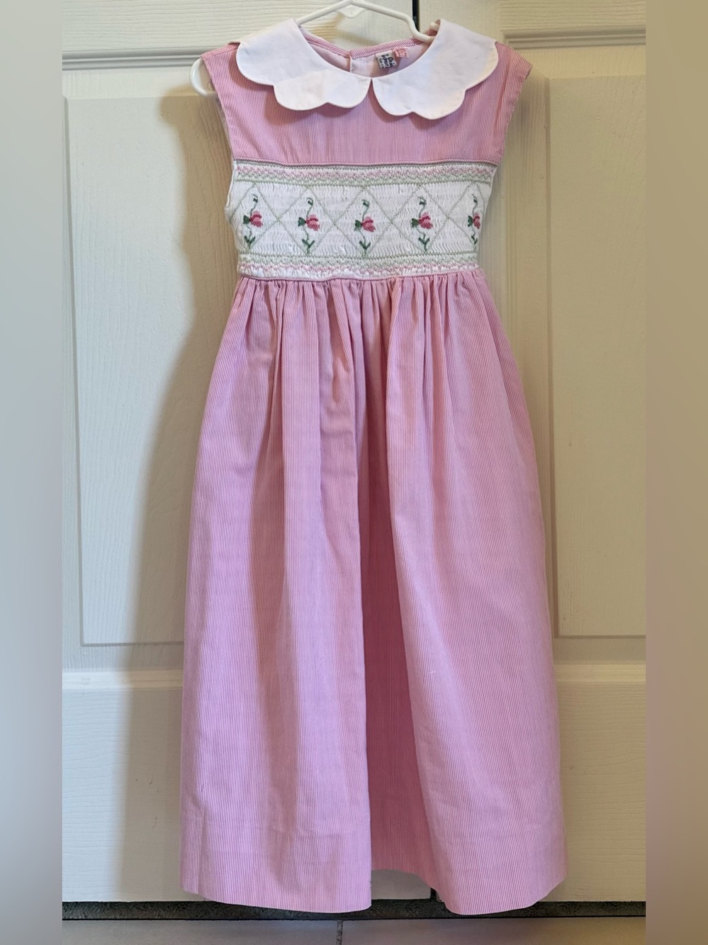 EUC Orient Expressed smocked floral dress with scallop collar size 7